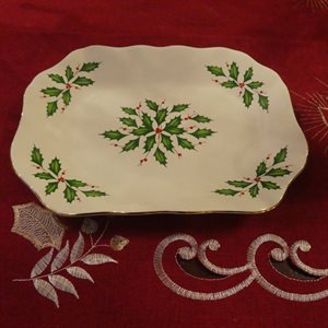 SCALLOPED TRAY MADE USA